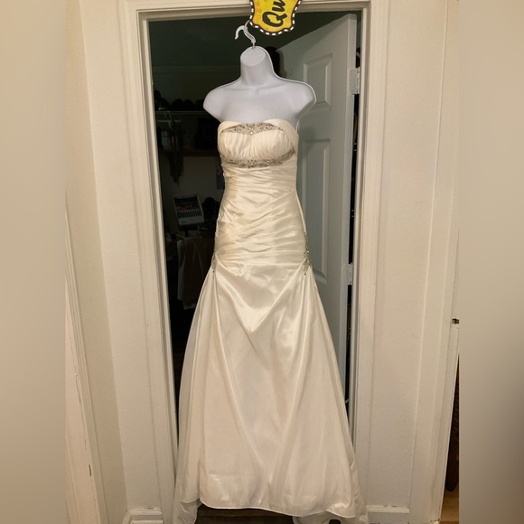 Moonlight Bridal White Wedding Dress - Picture 3 of 16